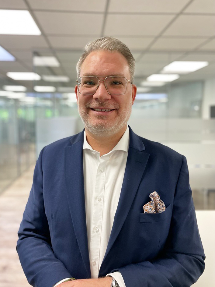 Philipp Naujoks Press release